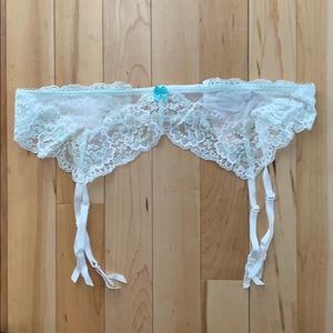 XS/S White Lace Angels Garter by VS